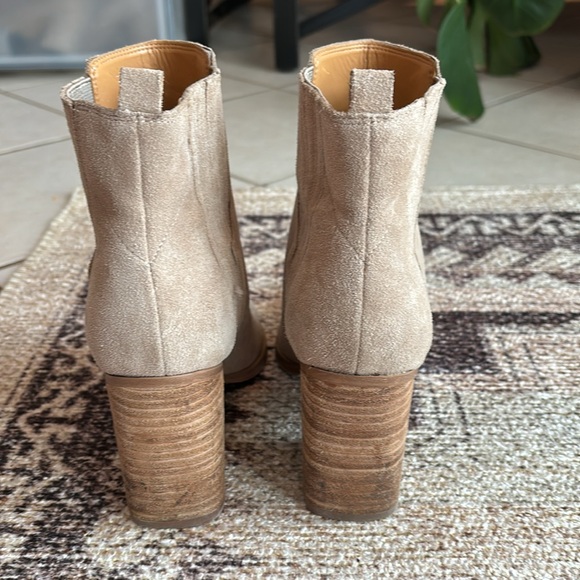 Marc Fisher MLOshay Pointed Toe Bootie - Picture 2 of 7